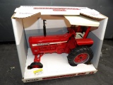 1/16 International 826 w/ ROPS, NIB ERTL