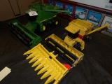 New Holland TR96 & John Deere 9600 Combines w/ Heads