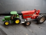 1/16 Interntational 5088 & 1/32 John Deere 6410