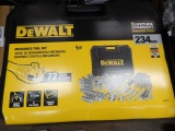 Dewalt 234 Pc Mechanics Tool Set