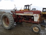 International 460 Gas Antique Tractor, Fast Hitch, Good 15.5-38 Tires, Whee