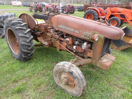 International 300 Utility Antique Tractor, Like New Firestone 13.6-28 Rear