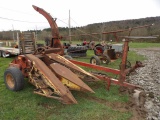 New Holland 770 Chopper w/ 2R Corn Head