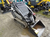 AGT LRT23 Mini Skid Steer, Aux Hydraulics, Rato 739CC V Twin Gas Engine, Di
