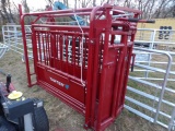 New Tarter Series 3 Automatic Headgate Squeeze Chute