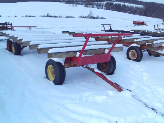 Pequea 1206 Tandem Running Gear w/ Round Bale Bed