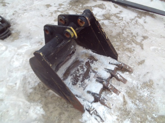 Kubota BT2904 24" Pin On Backhoe Bucket