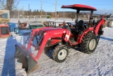 Mahindra 1526 Compact Tractor w/ Loader & Subframe Backhoe, Gear Drive w/ S