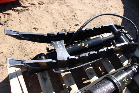 Future 44" Hydraulic Thumb For 7 Ton Machine