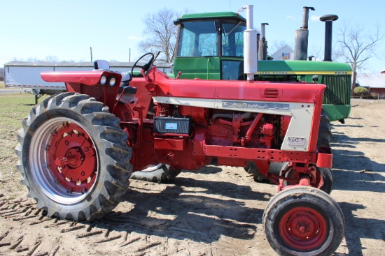 International 706 Gas Tractor, 15.5-38 Tires, Dual Pto, 3pt, Working TA, Wh