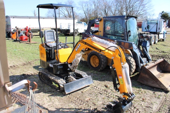 New Miva VA13 Mini Excavator, Mechanical Thumb, Rubber Tracks, Gas Engine