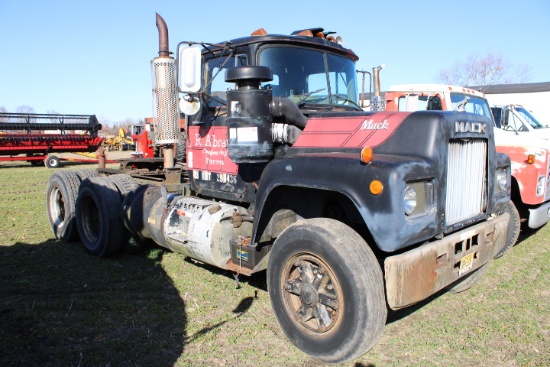 1979 Mack R686ST Semi, Day Cab, Standard Transmission, 135K Miles Showing,