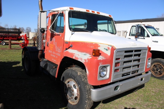 1982 International S1900 Single Axle Semi, Day Cab, Cat 3208 Diesel Engine,