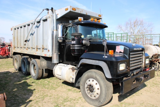 Mack RD688S Tri Axle Dump Truck, 428 K Miles, 427E7 Mack Diesel Engine, 8LL
