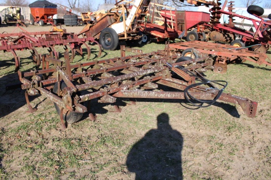 International 13' Vibrashank Field Cultivator w/ Buster Bar