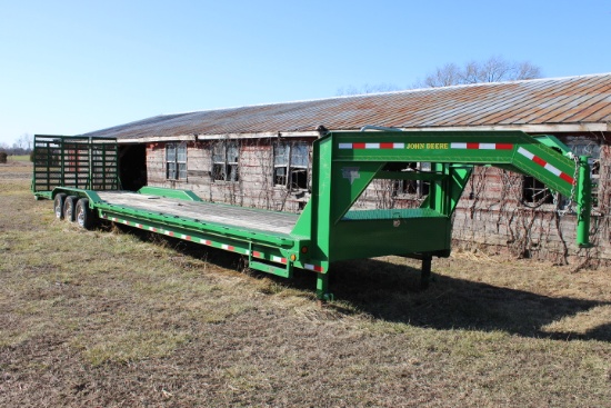 2015 PJ 40' Tri Axle Gooseneck, Ramps, Winch, LED Work Lights, 21000 GVW, J