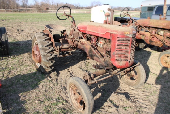 Farmall B Antique Tractor With Wide Front, Wheel Weights, Pulley, NON Runni