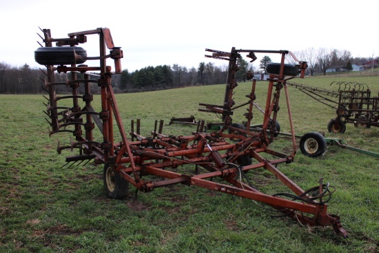 Allis Chalmers 1300 Field Cultivator w/ Midwest Buster Bar, Hydraulic Fold,