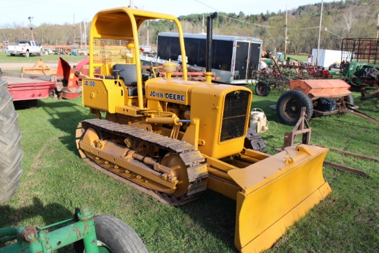 John Deere 350 Dozer w/ 6 Way Blade, OROPS, Diesel Engine, Good Undercarria