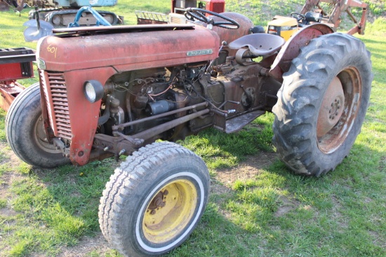 Massey Ferguson 35 Antique Tractor, No Battery, 1 Remote, Gas Powered, Cond