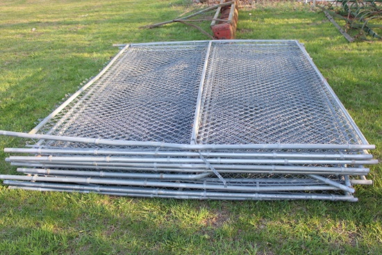 (10) 9' 7" Chainlink Panels