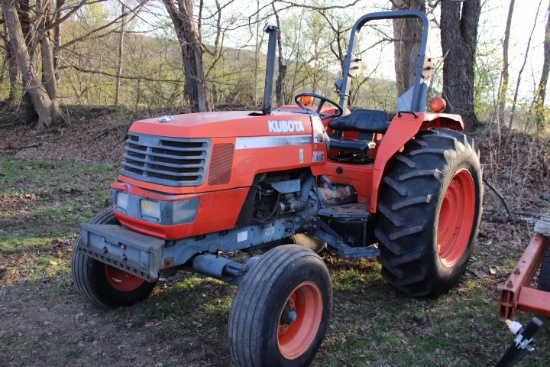 Kubota M6800 2wd Utility Tractor, 8 Speed Gear Drive, 16.9-30 Tires On Cast