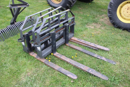 Titan Universal Quick Attach Pallet Forks