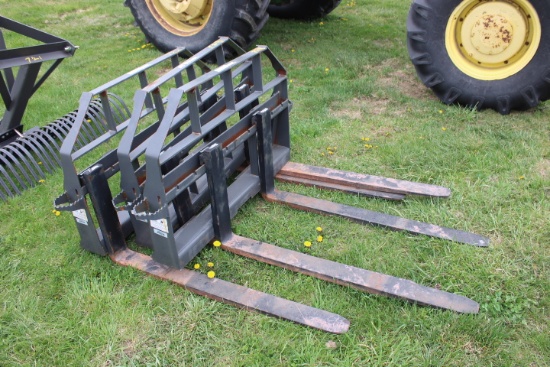 Titan Universal Quick Attach Pallet Forks