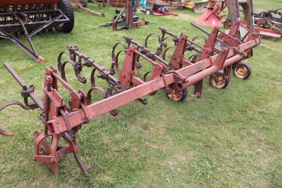International 4 Row 3pt Cultivator