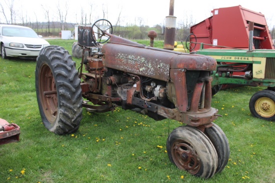 International 300 Row Crop Parts Tractor, Gas, Fast Hitch, 14.9-38 Tires, W