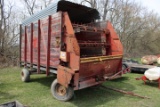 Gehl BU710 Self Unloading Wagon, Extendable Tongue Running Gear