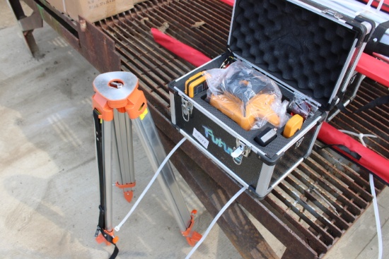 Self Levelling Rotary Laser Level w/ Tripod & Story Pole