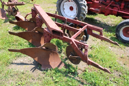 International 3x Fast Hitch Plow w/ Coulters & Depth Wheel