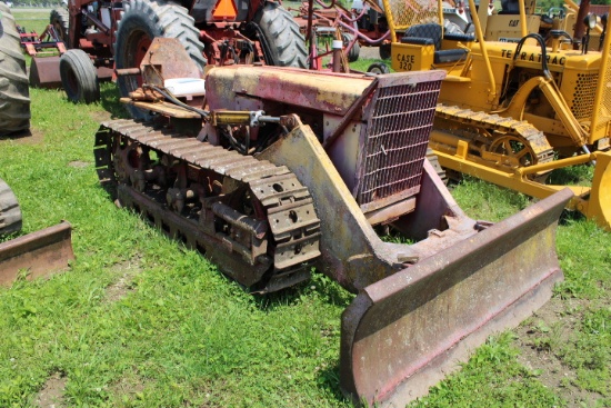 International 500 Dozer, Gas Engine Turns Over, Tracks Turn & It Steers, Ha