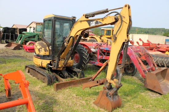 Cat 303CR Mini Excavator, EROPS, Thumb, Blade, Aux Hydraulics, 8490 Hours,