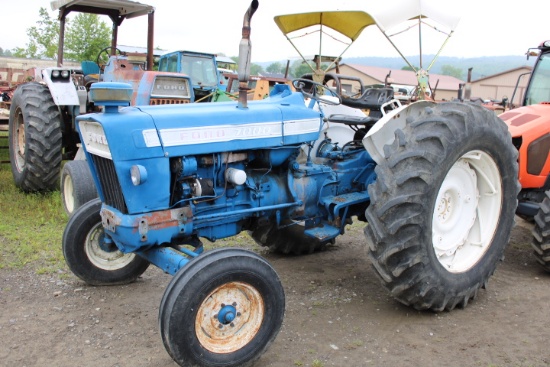 Ford 7000 Tractor w/ Dual Power, Turbo Diesel Engine, 18.4-34 Tires, Hours
