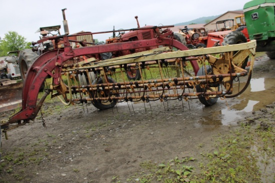New Holland 56 Hay Rake, Just Used Last Week & Works Good But Does Need One