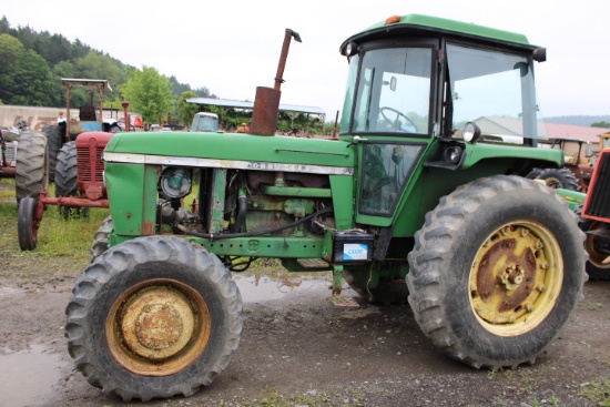 John Deere 4230 4wd Tractor, Quad Range, Runs Good, Cab Missing Glass, PTO