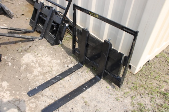 Dingo / Mini Skid Steer Pallet Forks