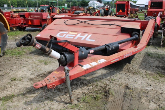 Gehl 2360 Discbine, Roller Conditioning, Has Been Hooked Up And Sounds Good