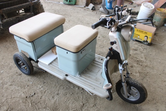 IRGC40 Mini 3 Wheel Electric Scooter, 2 Seater, Unit Has Not Been Assembled