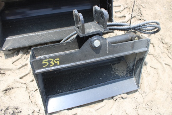 Future 24" Pin On Hydraulic Tilt Smooth Edge Ditching Bucket