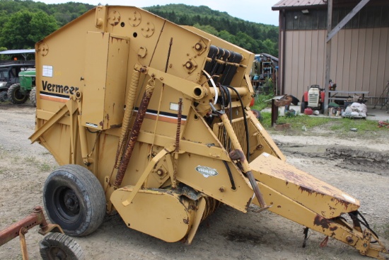 Vermeer 504G Round Baler, Hydraulic Tie