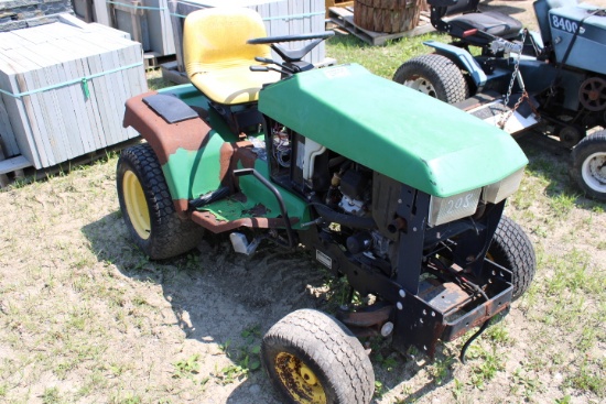 John Deere 425 Garden Tractor, 1792 Hours, Gas Engine, Not Running AS-IS