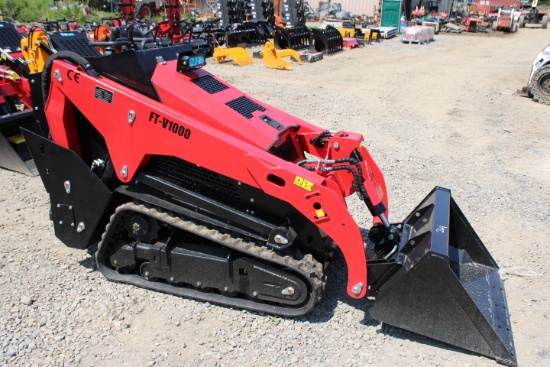 Future V1000 Diesel Mini Tracked Skid Steer, Kubota D1105 Diesel Engine, Au