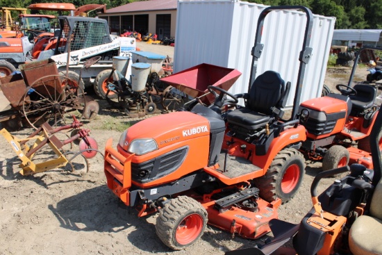 Kubota BX2370 4wd Sub-Compact Tractor w/ 60" Drive Over Mower Deck & Loader