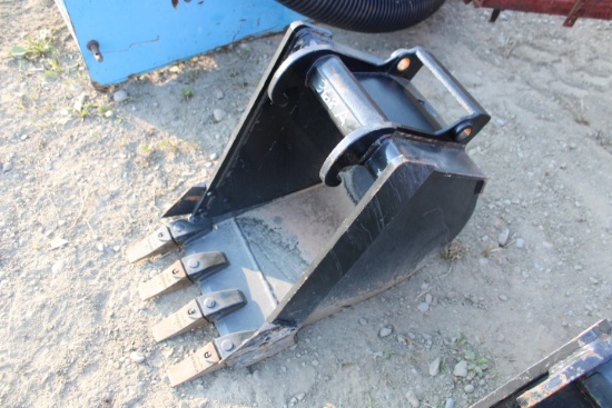 New 18" Bobcat Style X Change Excavator Bucket