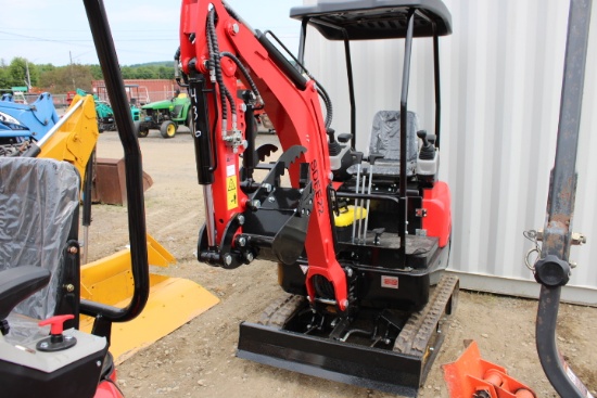 SD Lanch SDEE22 Diesel Mini Excavator w/ Hydraulic Thumb & Side Swing Boom,