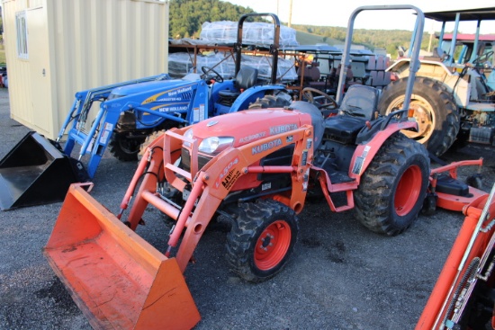 Kubota B3300SU w/ LA504 Loader, Hydro, R4 Industrial Tires, 320 Hours, Pain