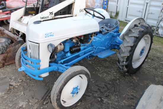 Ford 8N Antique Tractor, Side Distributor, 12 Volt Conversion, Good Rubber,